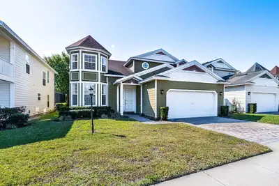 Image de Luxueux 5 Br / 5. 5 Ba Maison de vacances avec piscine privée