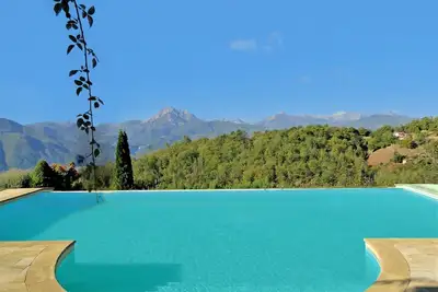 Image de Barga - Cottage indépendant, sur 6 hectares, avec piscine privée
