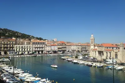 Image de Appart quai Sète avec vue sur flottille de bateaux + Garage standard sécurisé