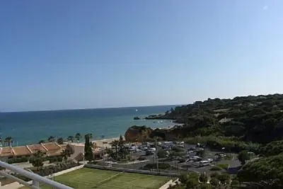 Image de Belle, spacieuse villa de 6 chambres Santa, situé au centre d'Albufeira