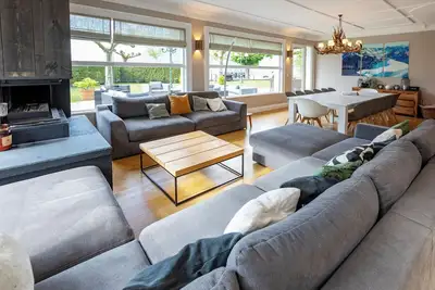 Image de Superbe villa 15p, Bord de l'eau, Lac d'Annecy