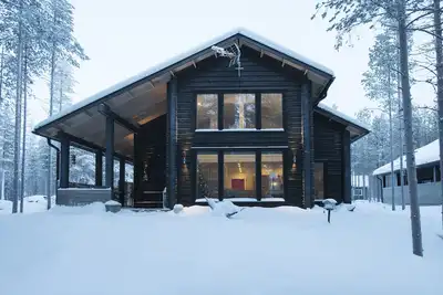 Image de Belle maison en bois rond à Pyhätunturi en Laponie