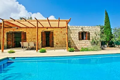Image de Simeon Estate: Cozzy Stone House avec piscine privée