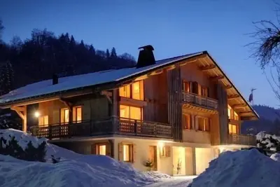 Image de Grand Chalet de charme avec piscine privée - Samoëns