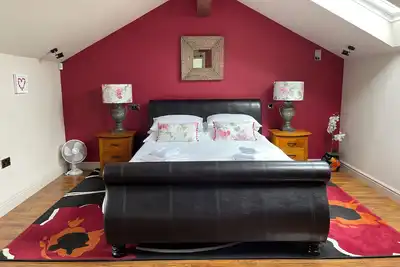 Image de Escapade romantique rural pour deux - le luxe Ă une chambre chalet spacieux,
