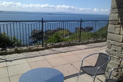 Image de Vues panoramiques sur Lough Foyle avec terrasse privée fermée / Wifi / Netflix / Baby