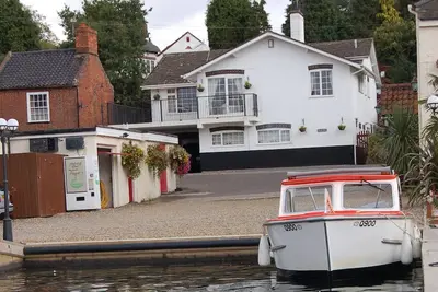 Image de Norfolk Broads Self Catering maison de vacances au coeur de Horning.