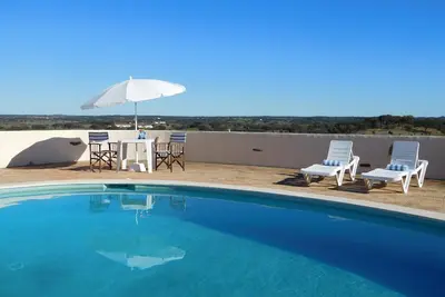 Image de Villa De Vacances DÉTENTE - Vues Panoramiques Rurales Alentejo, Piscine, VÉLOS, Ping Pong