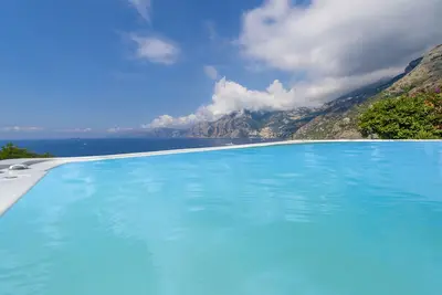 Image de Vue sur la mer depuis le balcon
