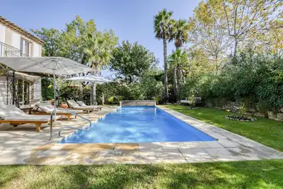 Image de Villa de Charme dans un domaine gardienné, belle piscine privée