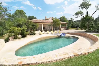 Image de Merveilleuse villa isolée, piscine 50m2, idéal pour les familles et les grands groupes