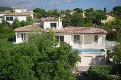 Image de Vue mer. Piscine 8x4m. Très calme. 150m2