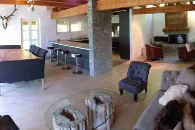 Image de Magnifique chalet de luxe tout juste rénové avec vue incroyable sur l'Eiger