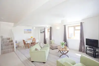 Image de Belle conversion de grange amicale pour 4 chiens près de la plage de sable et Padstow