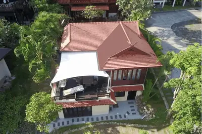 Image de Villa thai authentique en bord de mer avec une vue imprenable, pour 6 personnes