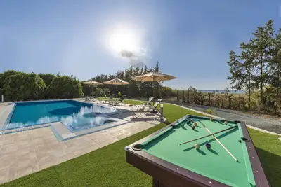Image de Villa Ammoyiali on the Beach - a large modern villa that sleeps 8 guests in 4 bedrooms