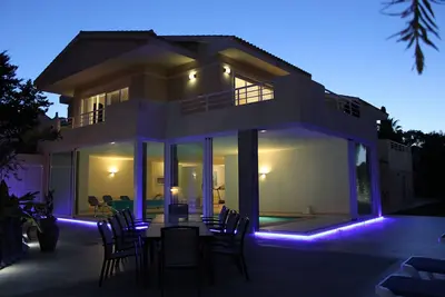 Image de Spectaculaire villa contemporaine avec piscine privée et vues sur la mer au centre de La Manga Club