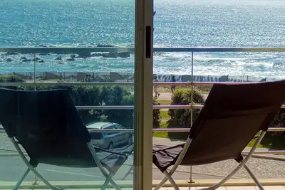 Image de Appartement au bord de mer avec exceptionnelle vue, 10 min. de Porto