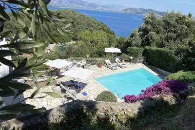 Image de Belle villa dans un endroit magnifique avec piscine chauffée.