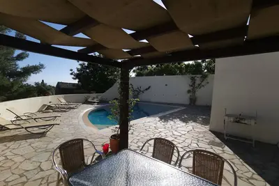Image de Villa magnifiquement restaurée, avec piscine privée et climatisation complète.