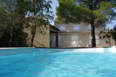 Image de Maison en Campagne avec jardin 3500 m2 cloturé par une rivière et piscine privée