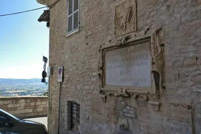 Image de Grenier au centre d'Assise