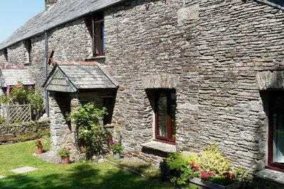 Image de Cottage spacieux avec vue sur la mer