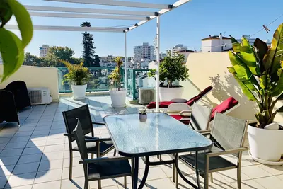 Image de Bel étage avec deux chambres et grande terrasse privée sur le toit