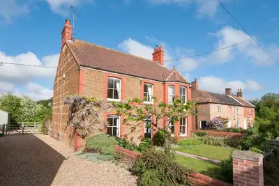 Image de Traditionnel Beau Norfolk maison dans un village paisible du nord de Norfolk