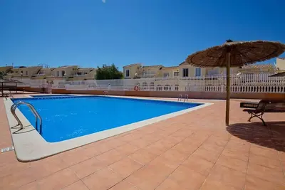 Image de Bungalow climatisé à 1k200 de la plage, Piscine, Parking, Wi-Fi, Tv Satellite