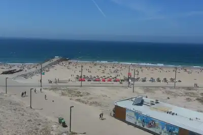 Image de Magnifique vue sur la mer, grand appartement adapté aux familles, sur la plage