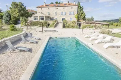 Image de Authentique mas provençal, Piscine privative non chauffée proche d'Uzès