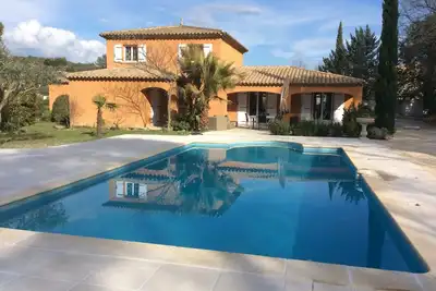 Image de Villa sans vis à vis sur 2500 m2 proche du centre de Lorgues avec Piscine 10x5