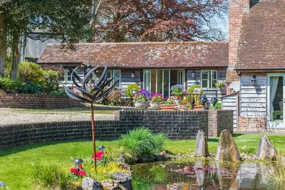 Image de Magnifiquement Cottage nouvellement équipé avec vue dégagée sur le parc