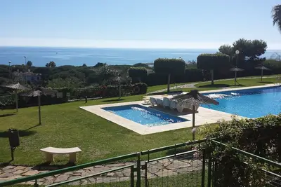 Image de Spacieux Apt, grande terrasse donne Piscine, vue mer panoramique imprenable