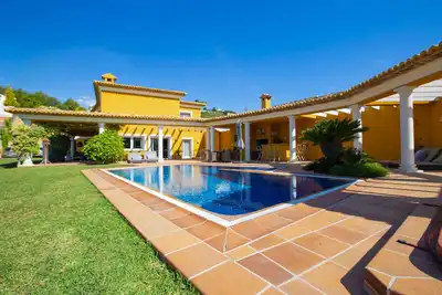 Image de Lg Luxury 5 Bed Private Villa w / Lawned Garden & Pool w / Sea-Mountain Views