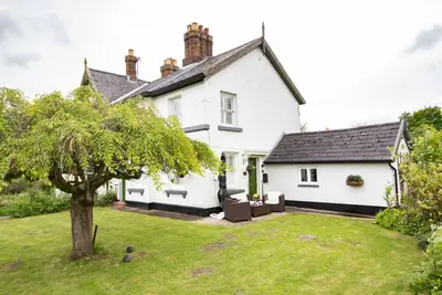Image de Diglis verrouillage Cottage sur une île sur la rivière Severn à Worcester.