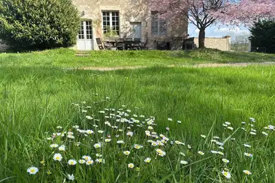 Image de Gîte familial dans le parc d'un monument historique - Bourgogne Chablis -11 pers