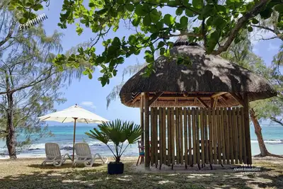 Image de Mon petit coin de paradis, pieds dans l'eau.