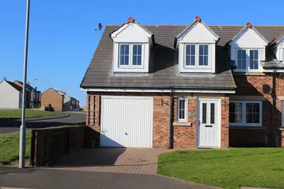 Image de Spacieux contemporain - 7 couchages Jardin familial et clos, avec Wifi