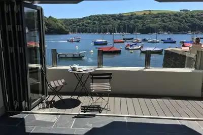 Image de Récemment rénové, superbe propriété au bord de l'eau avec amarre, Fowey.