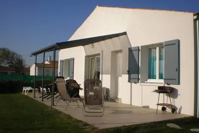 Image de Maison proche de la mer, avec jardin entièrement clos