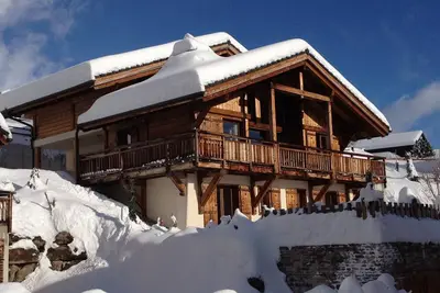 Image de Chalet Renard Blanc: luxueuse et confortable pour le ski, le golf & la randonnée