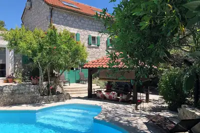 Image de Villa Lovor - Maison en pierre romantique pour la famille et les couples