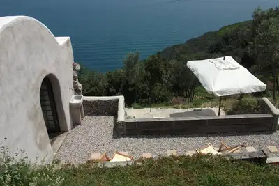 Image de Suite de charme romantique avec terrasse donnant sur la mer d'Amalfi et avec parking privé