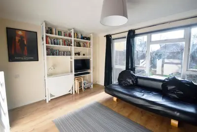 Image de Calme, Accueil familial 1br, parking gratuit disponible - East London