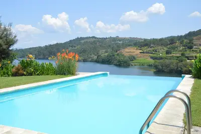 Image de Maison Rustique, Piscine à Débordement, Kayak, Paddle, Intimité Totale (OPorto)