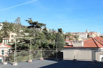 Image de Appartement calme et confortable Ă seulement 10 minutes de la plage