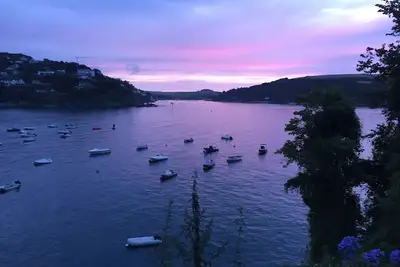 Image de 2 chambres avec parking, à 3 min à pied de la plage de South Sands, Salcombe