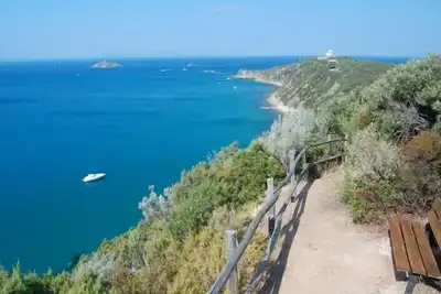 Image de Panoramic villa by the sea - 8 beds. Air conditioning